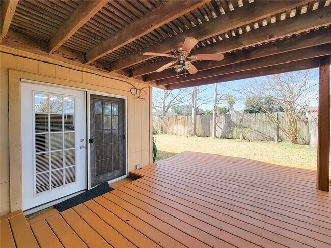 Building Photo - 8611 Pool Creek Dr