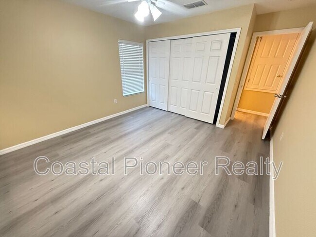 Building Photo - 10337 Stratford Pointe Ave