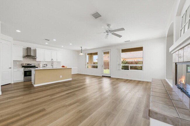 Building Photo - 81441 Avenida Gonzales