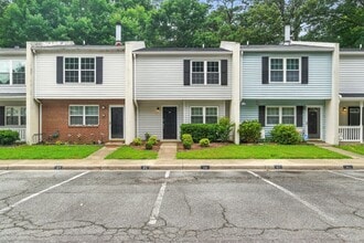 Building Photo - 39 Oneonta Drive Newport News VA 23602