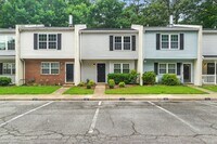 Building Photo - 39 Oneonta Drive Newport News VA 23602