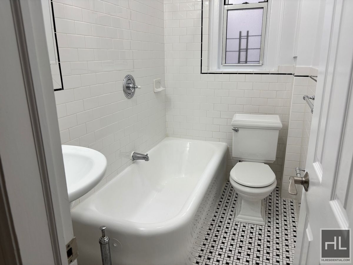 Building Photo - WEST 13 STREET