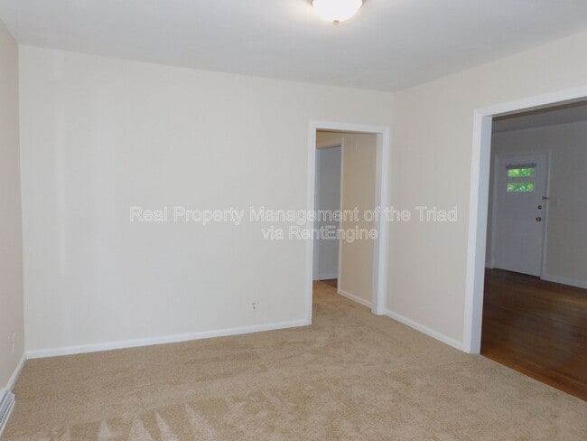 Building Photo - 3407 Derby Pl