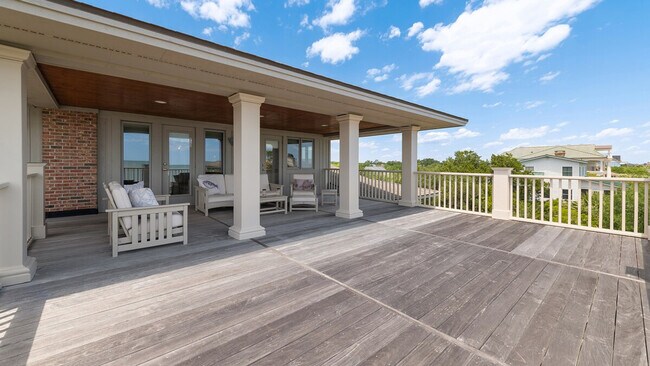 Building Photo - 321 Pioneer Loop