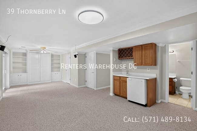 Building Photo - 39 Thornberry Ln