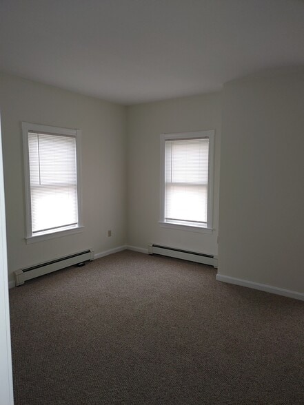 Building Photo - 15 Barstow Ave