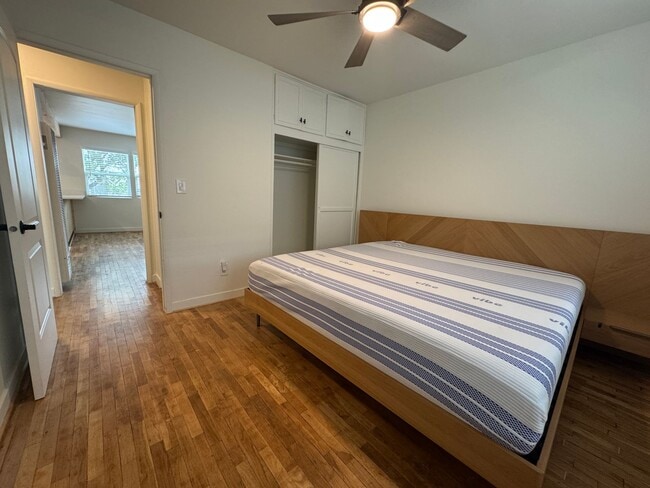 Building Photo - 2 Bedrooms, 1 Bath, Garage, Washer and Dryer Hookups