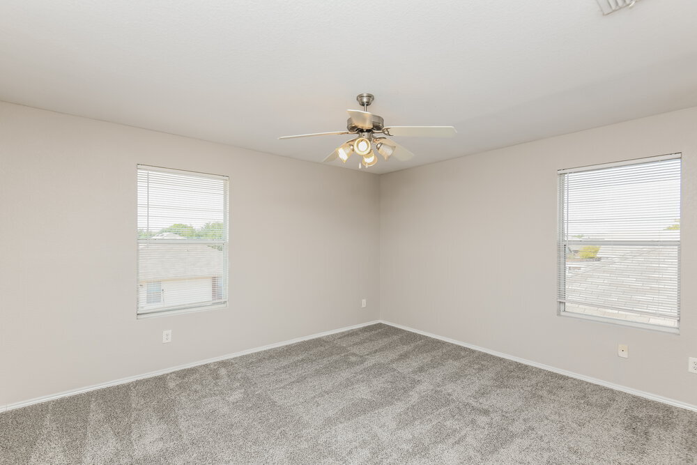 Building Photo - 1101 Maplewood Ln
