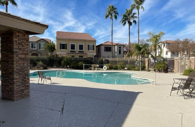 Building Photo - 1568 S Jacana Ln