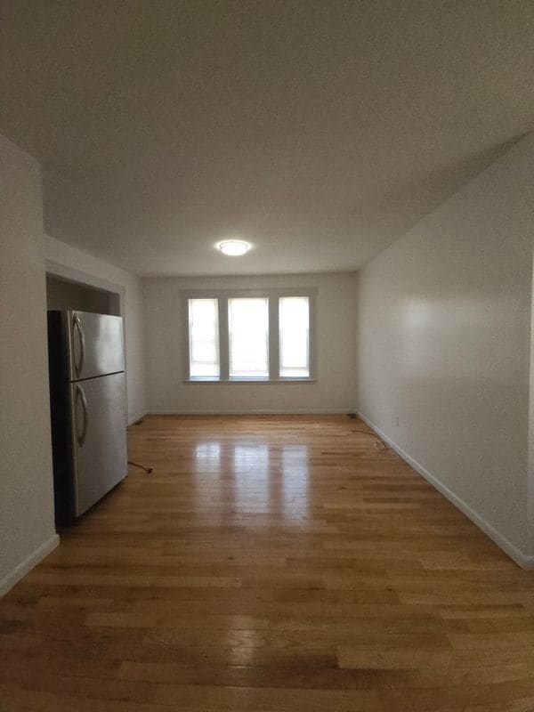 Building Photo - 166 Goodwin Ave