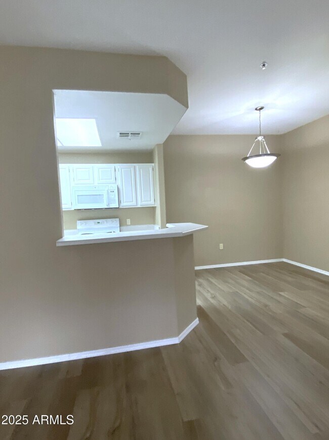 Building Photo - 11375 E Sahuaro Dr