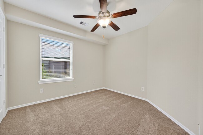 Building Photo - 6438 Haywards Crossing S Cir