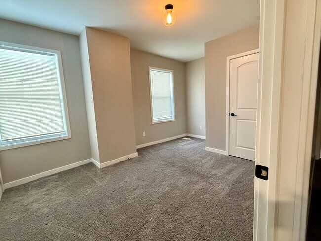 Building Photo - 730-732_OAKWOOD_AVENUE