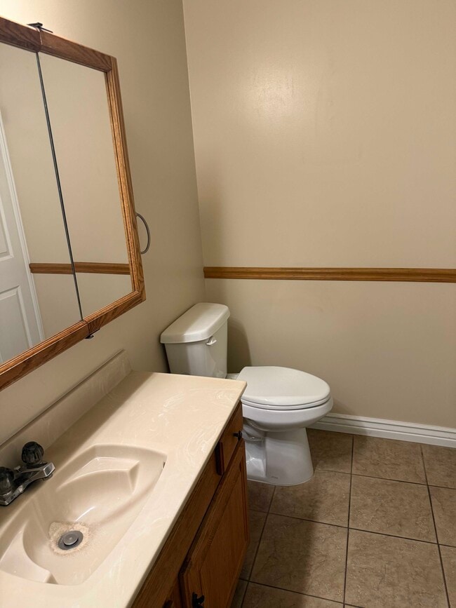 Building Photo - 431 E 2050 N