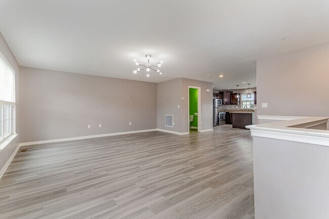 Building Photo - Welcome to this charming 3 bedroom, 2.5 ba...