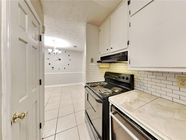 Building Photo - 2140 Kings Gate Cir SW