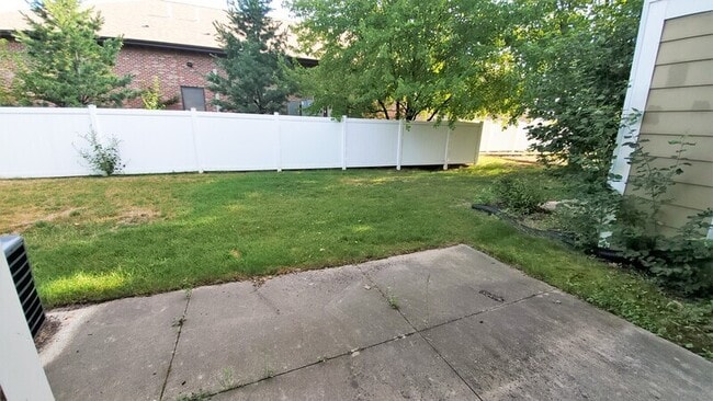 Building Photo - 448 N 18th Ave