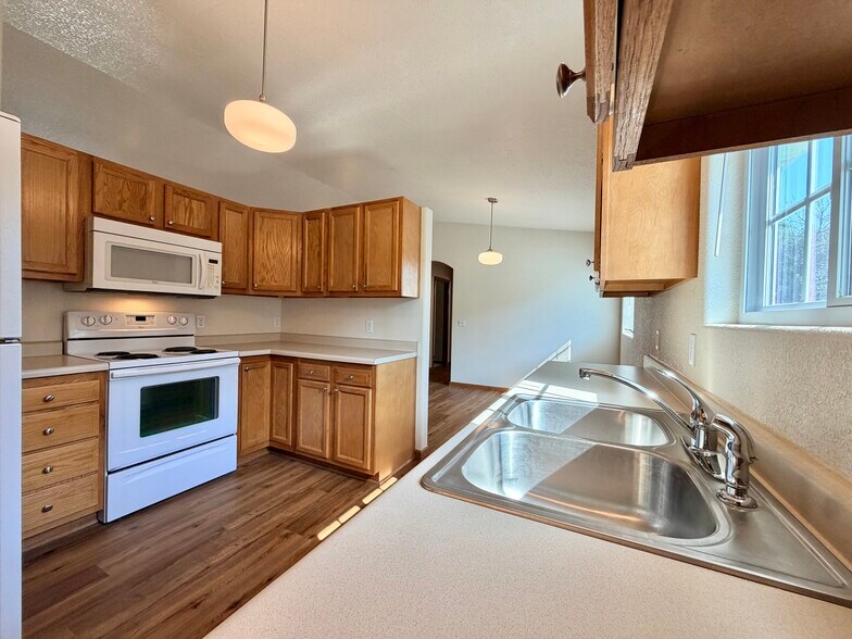 Building Photo - 275 S 21st Street Ct