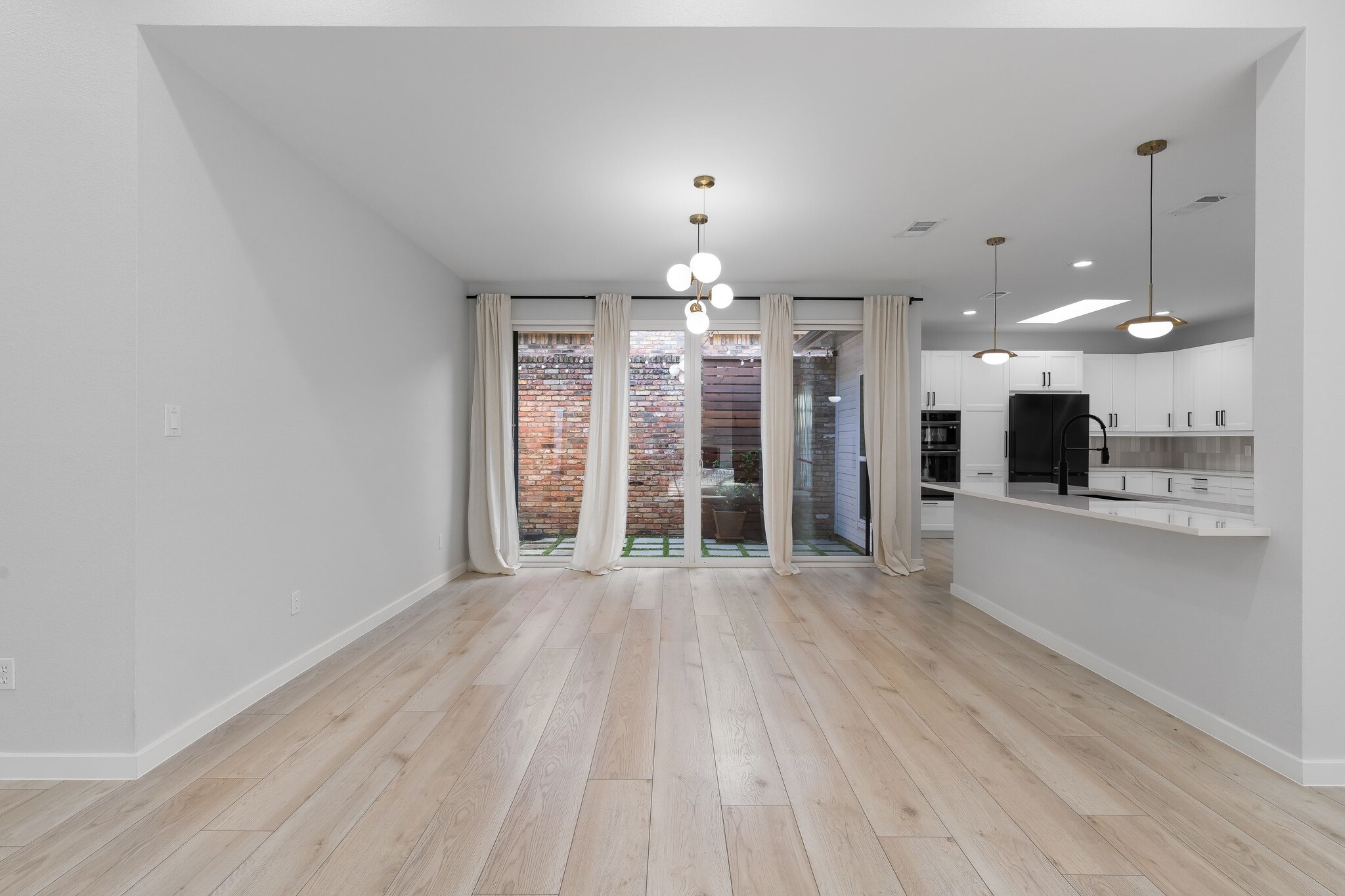 Building Photo - 14140 Regency Pl