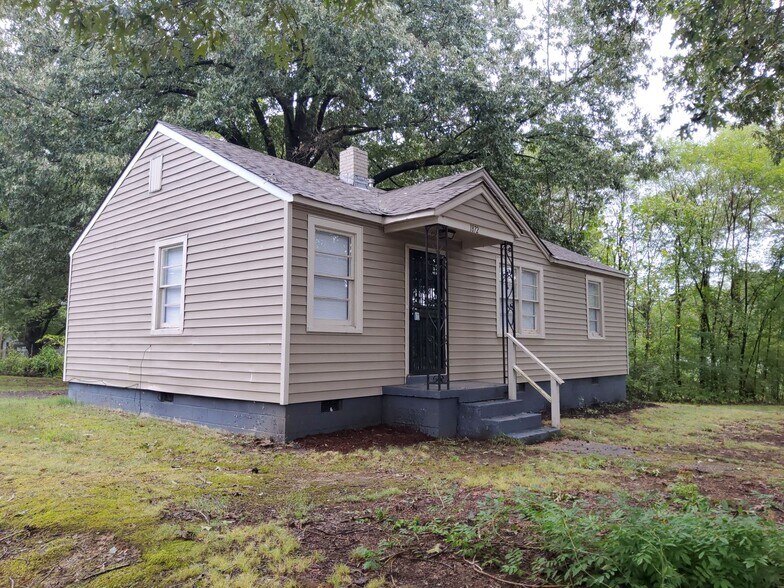 Building Photo - 1872 Portland Ave