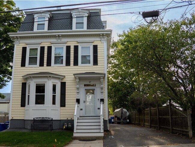 Primary Photo - 17 Emerson St