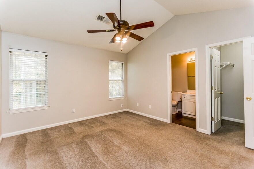 Building Photo - 2222 Serenity Dr NW