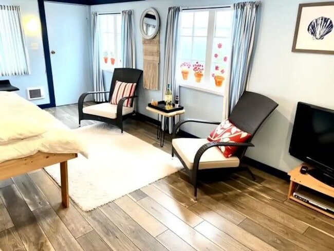 Building Photo - 7525 Morrison Ave