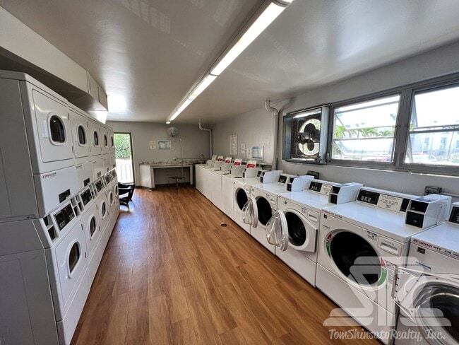 Building Photo - 1 Bedroom | 1 Bathroom | in Aiea