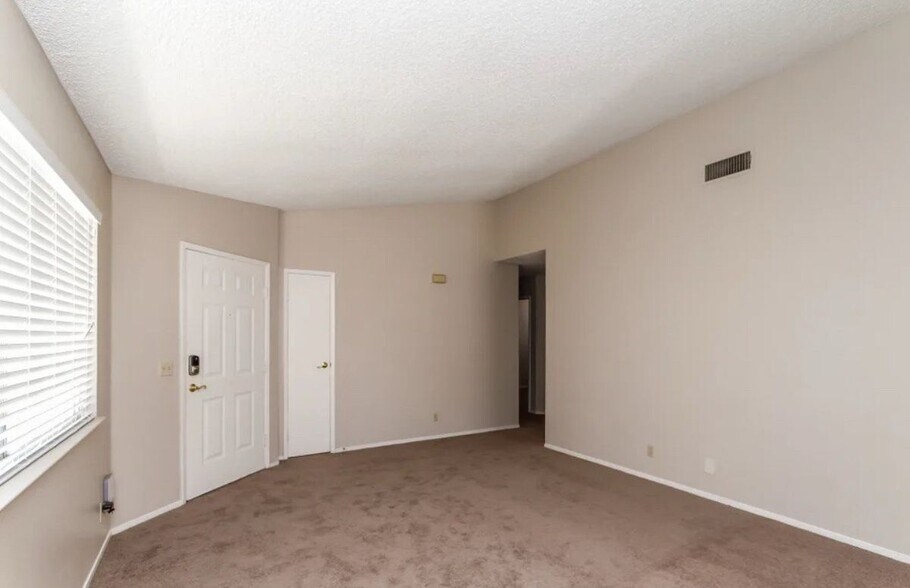 Building Photo - 32428 Giverny Ct