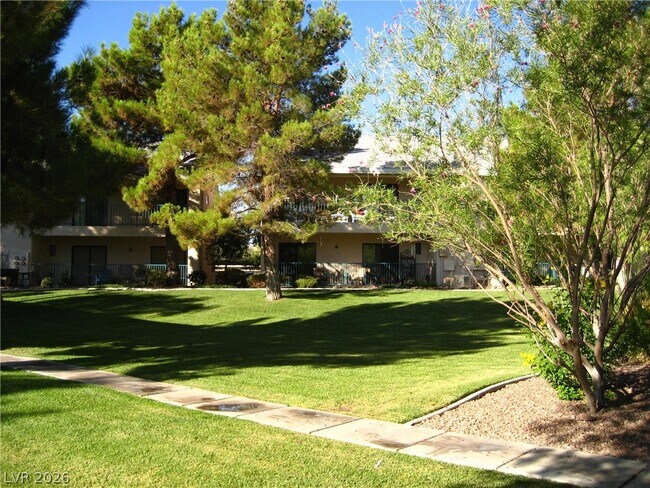 Building Photo - 2894 Lilac Ct