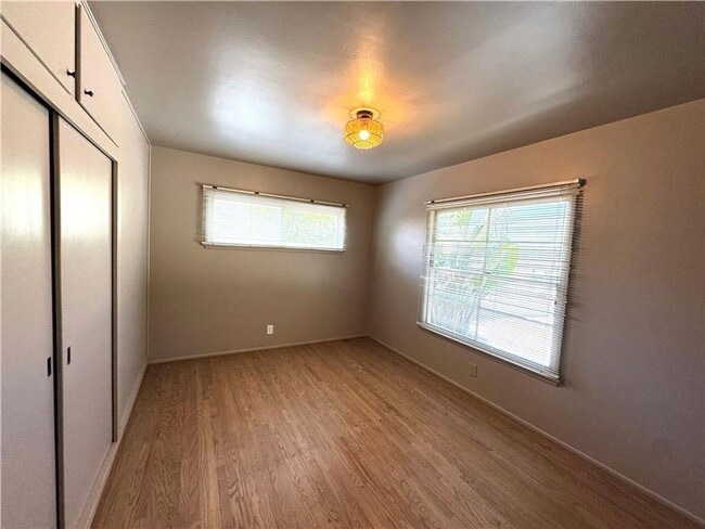 Building Photo - Beautiful 4 bedroom, 2 bathroom house with...