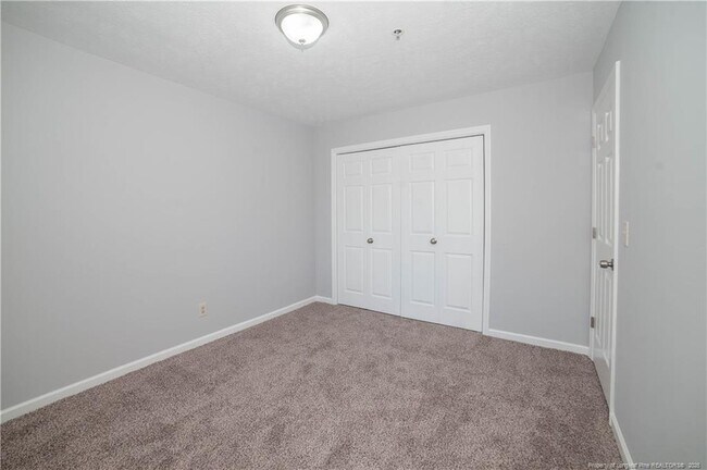 Building Photo - 974 Stewarts Creek Dr
