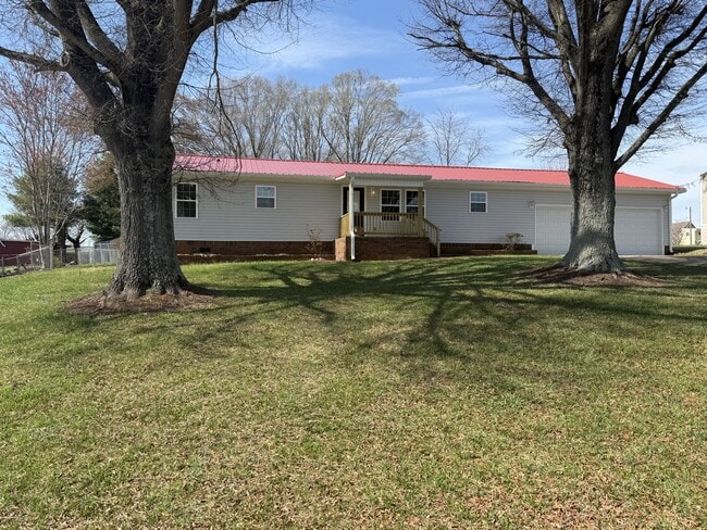 Building Photo - 126 Red Kirby Rd