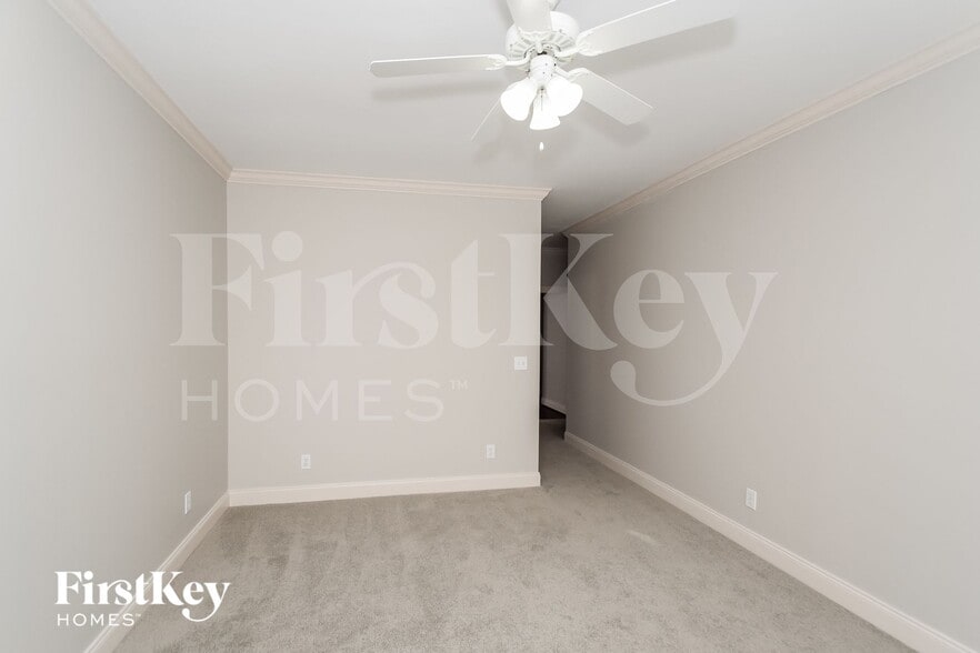 Building Photo - 15 Trellis Cir