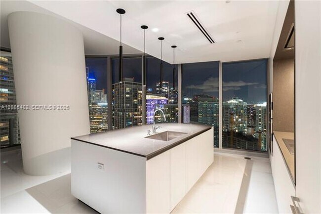 Building Photo - 300 Biscayne Blvd Way