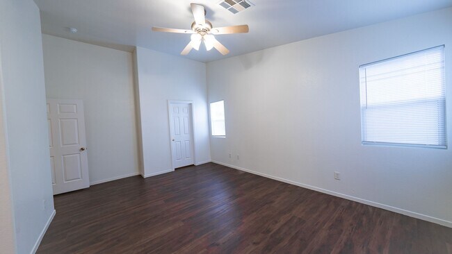 Building Photo - Beautiful Single Story Home with New Floor...