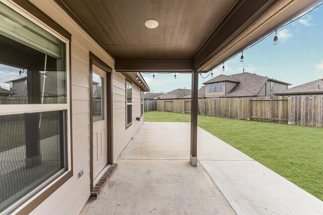 Building Photo - 3206 Sumac Dr