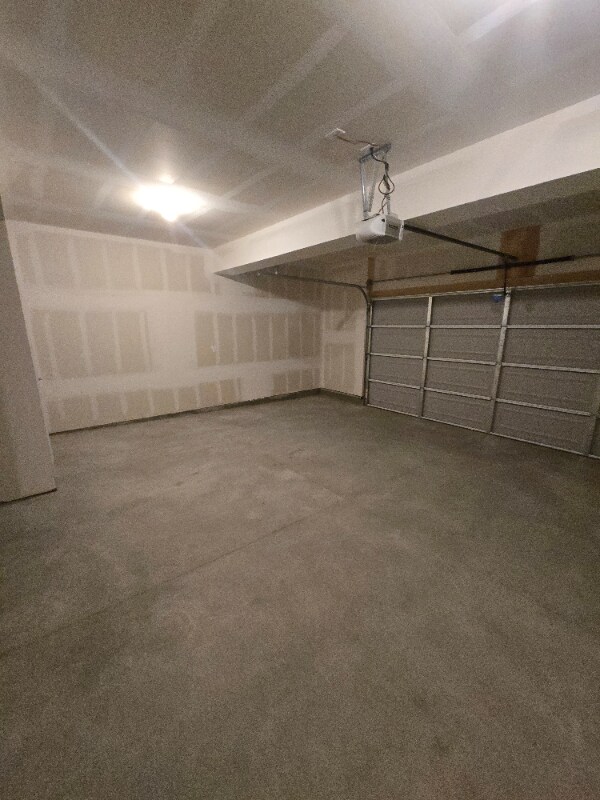 Building Photo - 4829 Autumn Leaf Dr