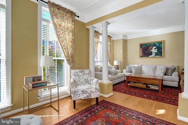 Building Photo - 5257 Bessley Pl