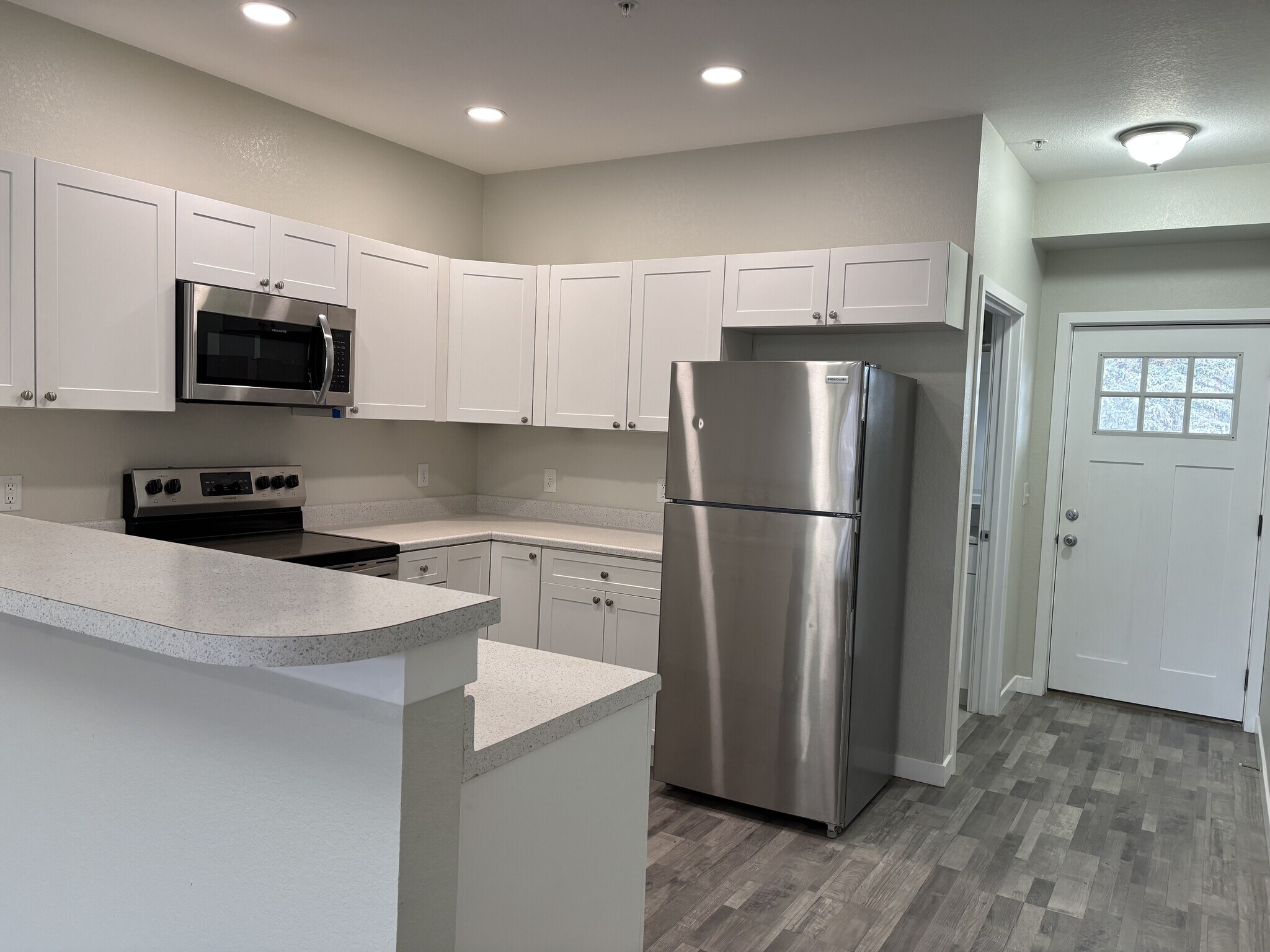 Building Photo - 1601 Kimbark St