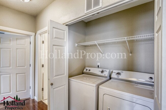 Building Photo - Bright Ground-Floor Condo with Private Patio in Beaverton