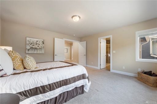 Building Photo - BACK ON MARKET! Spacious Spirit Ridge Home...