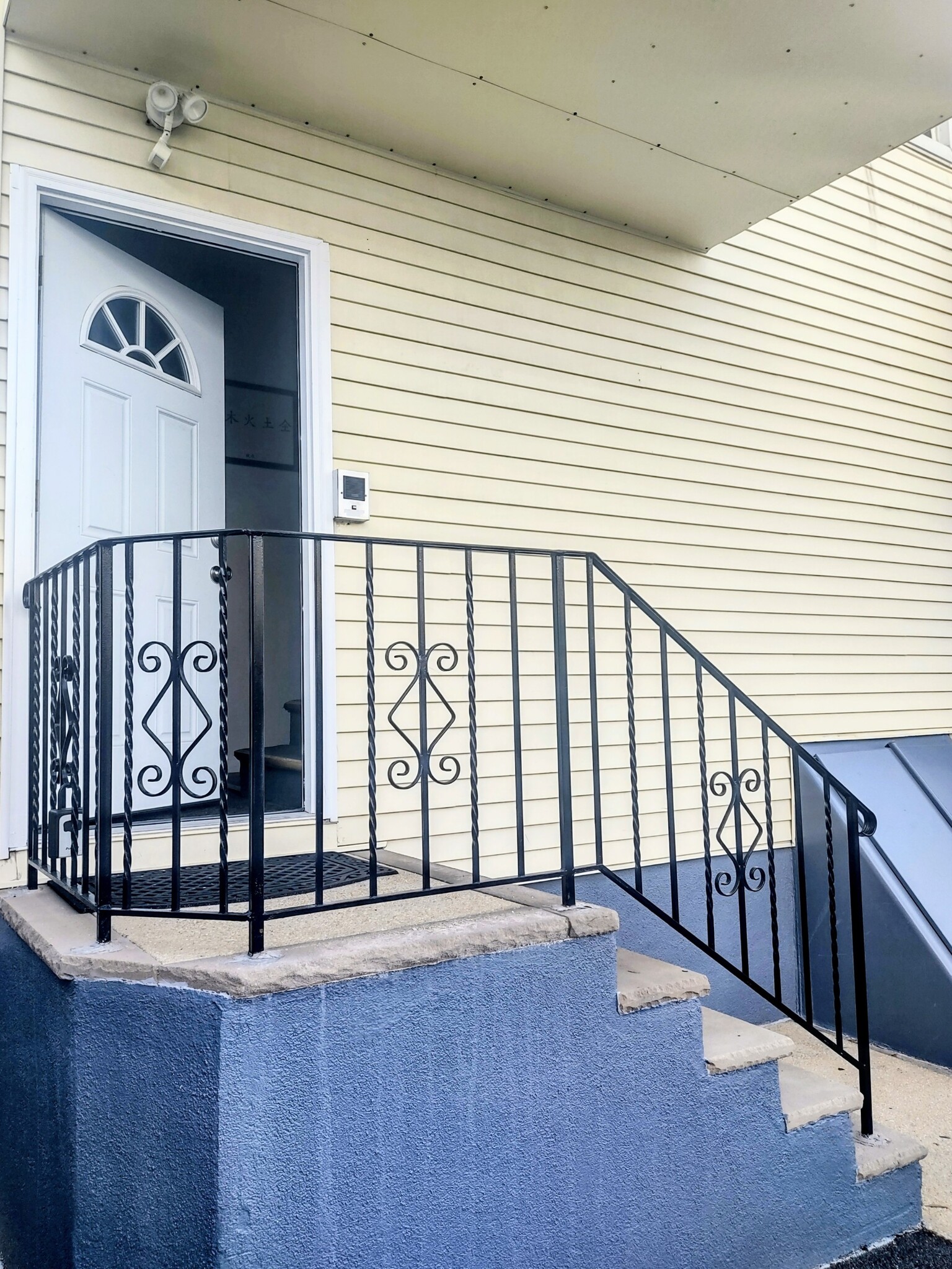 Building Photo - 110 Franklin St