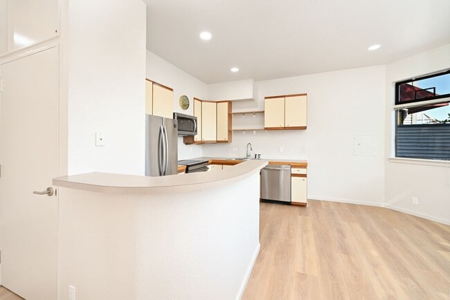 Building Photo - Welcome Home to Terrace View!