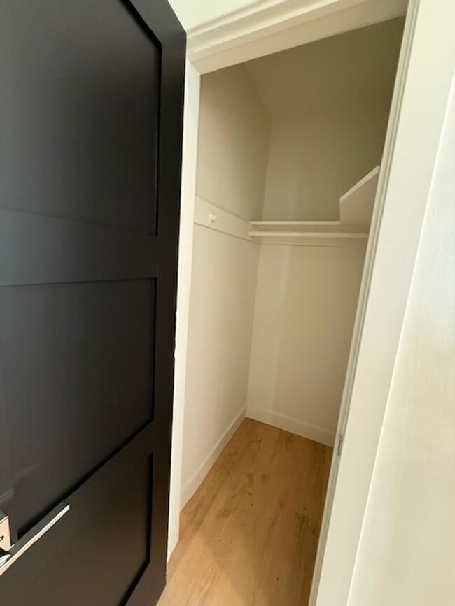 Building Photo - CHARMING REMODELED 3 BEDROOM / 2 BATH HOME