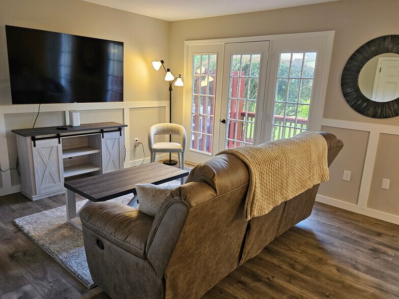 Building Photo - 1766 Betz Farm Dr
