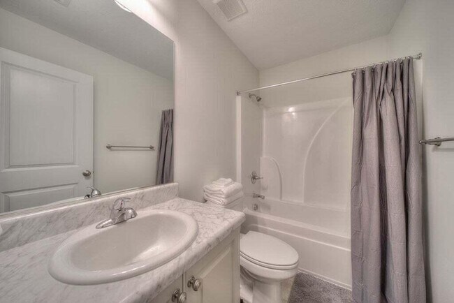 Building Photo - 710 Red Cedar Ct