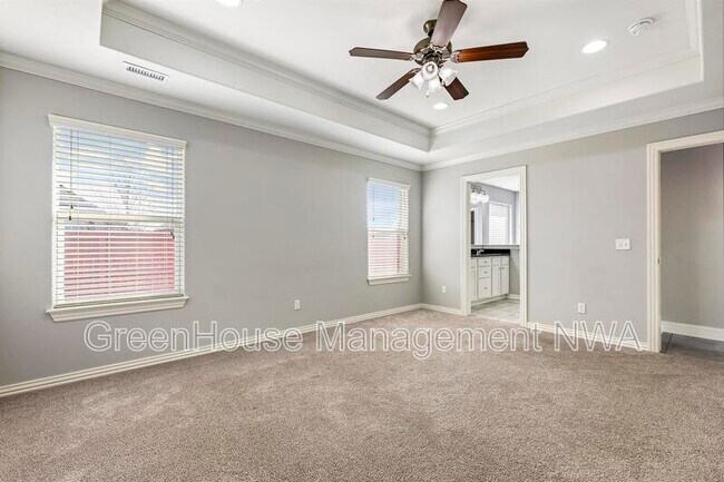 Building Photo - 4405 SW Eggersway Pl