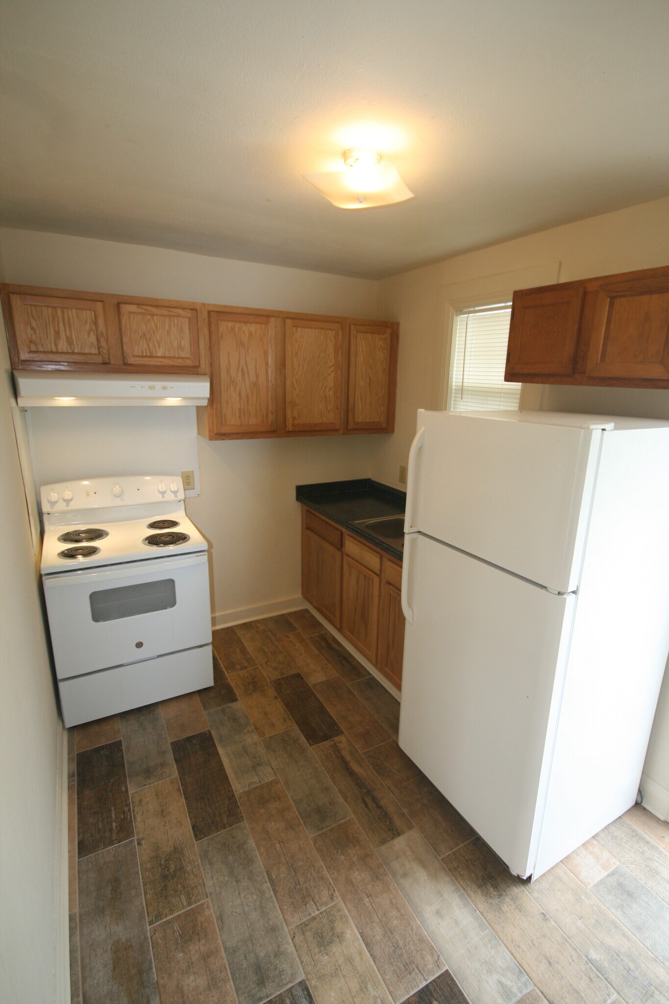 Kitchen - 2308 Rose Dr
