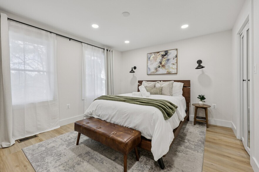 Building Photo - 2604 4th St NE